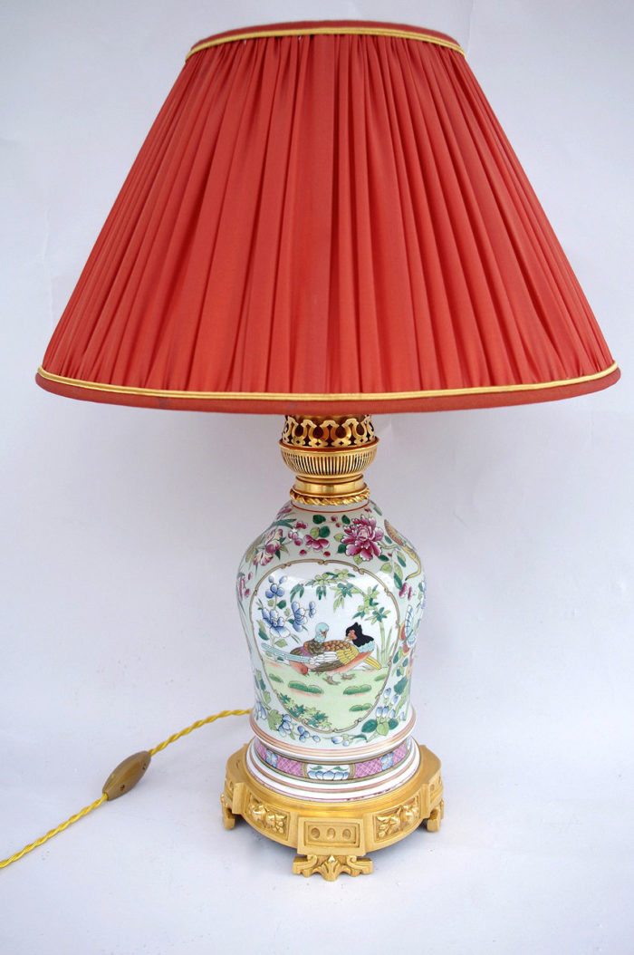 pink family porcelain lamp