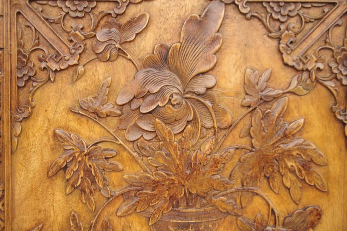 paire bas relief asiatiques bois detail 3