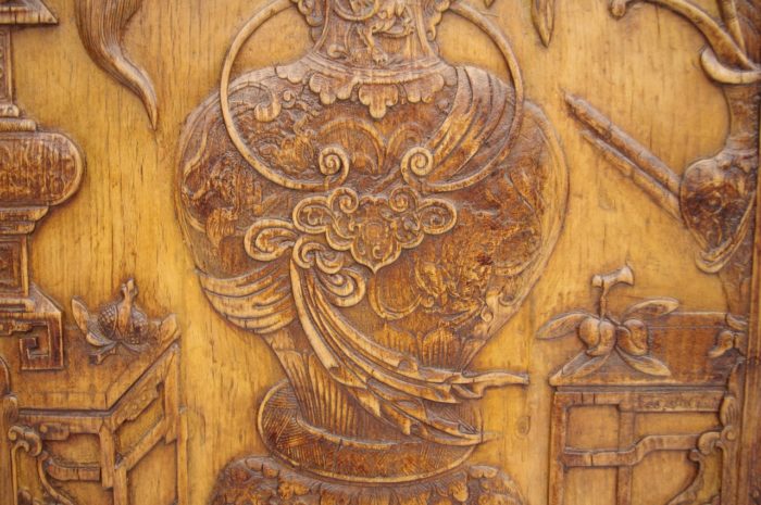 paire bas relief asiatiques bois detail