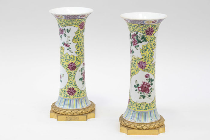 vases cornets porcelaine famille rose fond jaune