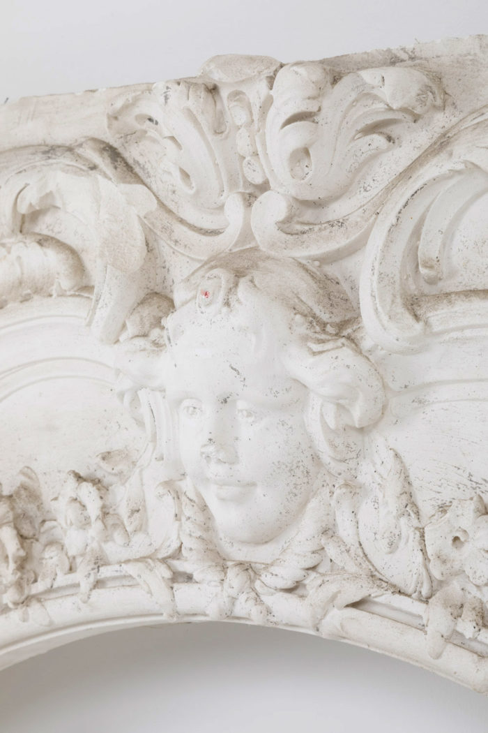 panneau stuc louis XV detail putto
