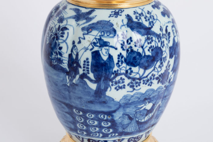 delft vase eartheware chinese character hunting fishing