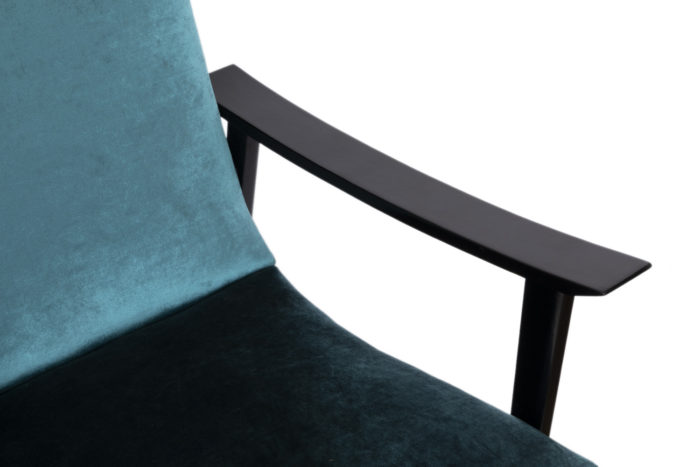 fauteuil scandinave velours bleu accotoir
