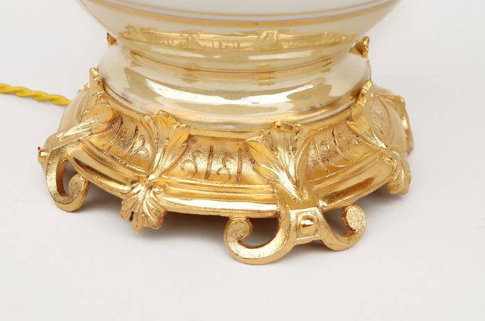 lampe porcelaine irisée monture bronze doré