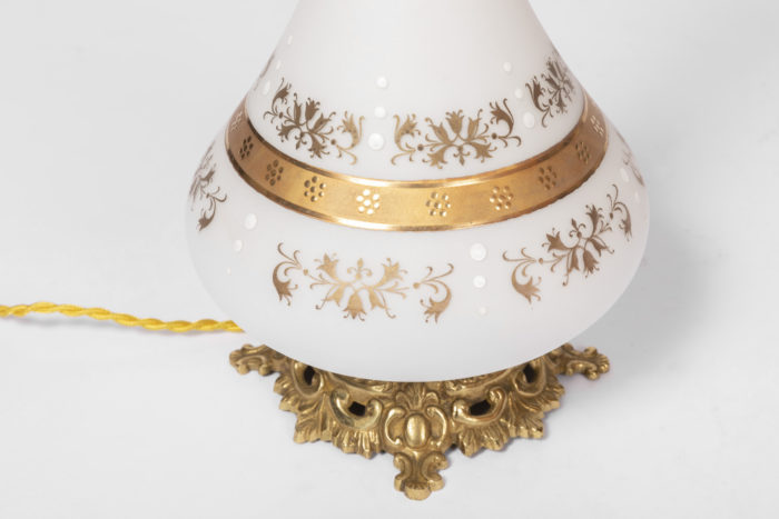 lampes opaline blanche décor doré feuillages