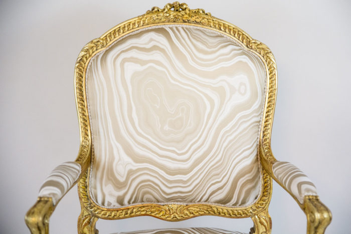 fauteuils style transition bois doré dossier