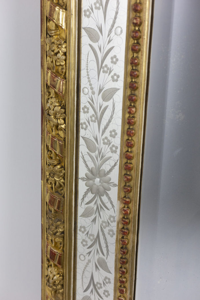 miroir style louis xvi à parcloses bois doré miroir gravé