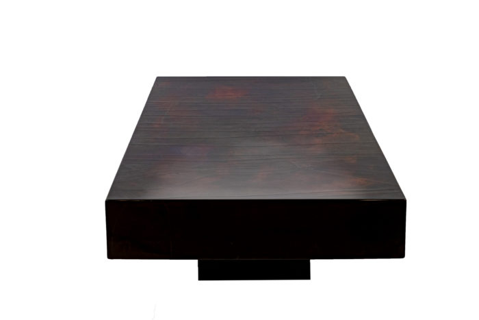 Coffee table in red and black bakelite 2