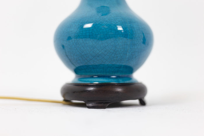 Lampes en porcelaine craquelée bleu, Pol Chambost, détail 1