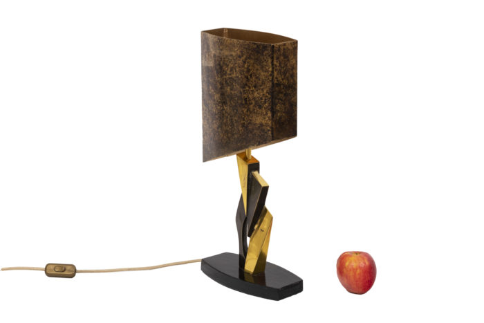 Lampe en bronze et patine médaille, vue d'ensemble