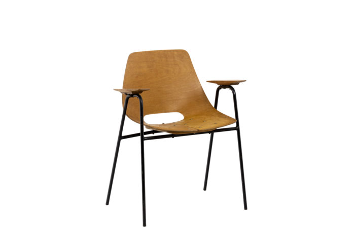 Pierre Guariche, Armchairs in plywood and black lacquered metal 1