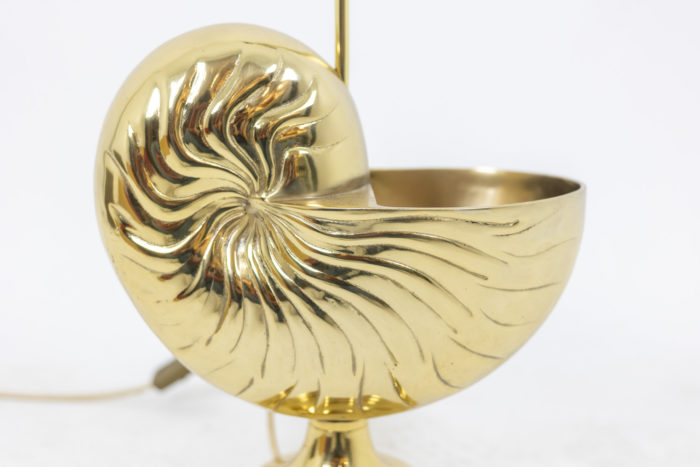 Lamp Nautilus in gilt bronze - focus onto the Nautilus