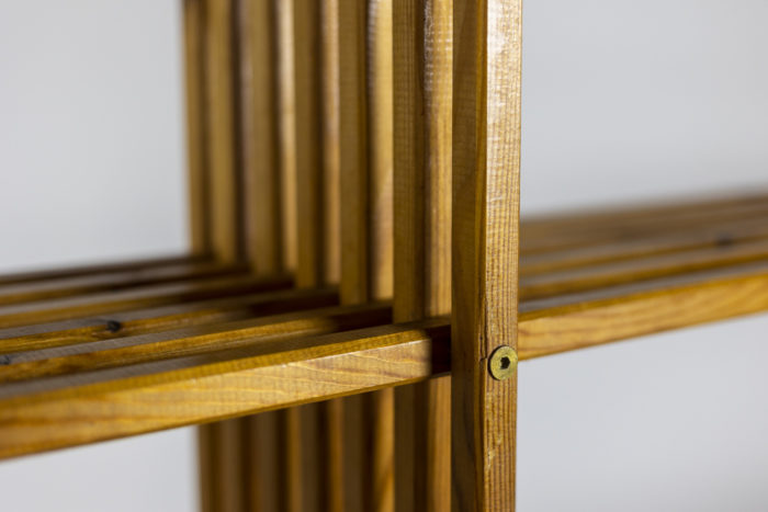 Bookcase in larch - detail