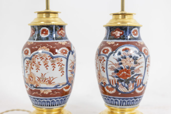 Pair of lamps in Imari porcelain and gilt bronze, circa 1880 - profile