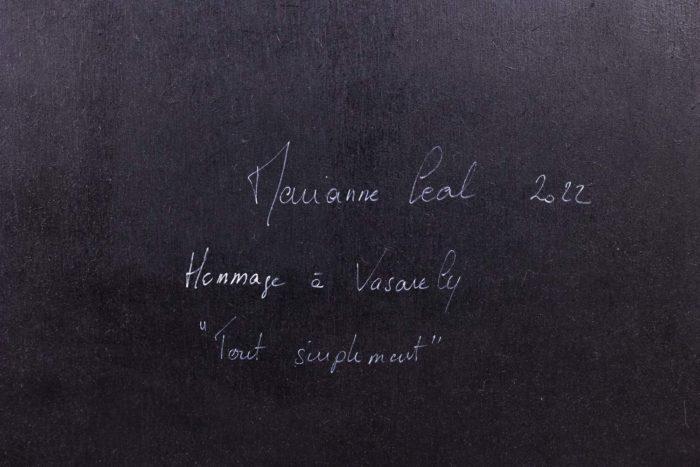 Table en marqueterie de paille en hommage à Victor Vasarely - signature