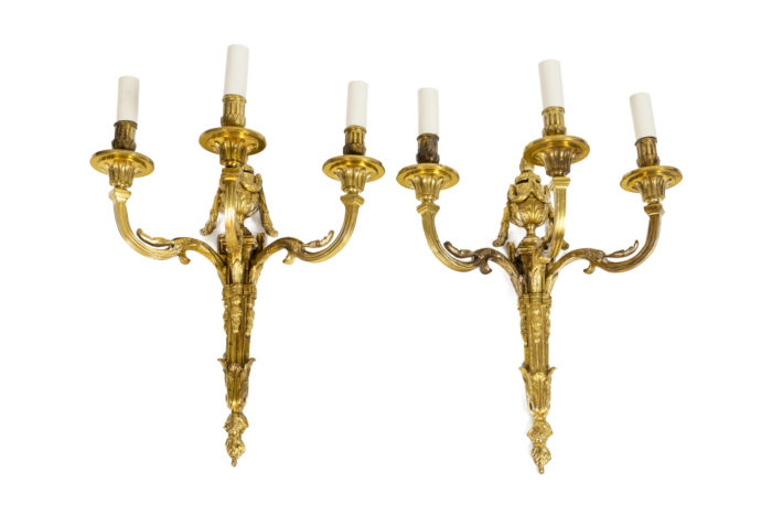 Pair of Louis XVI style sconces in gilded bronze, circa 1880 - face
