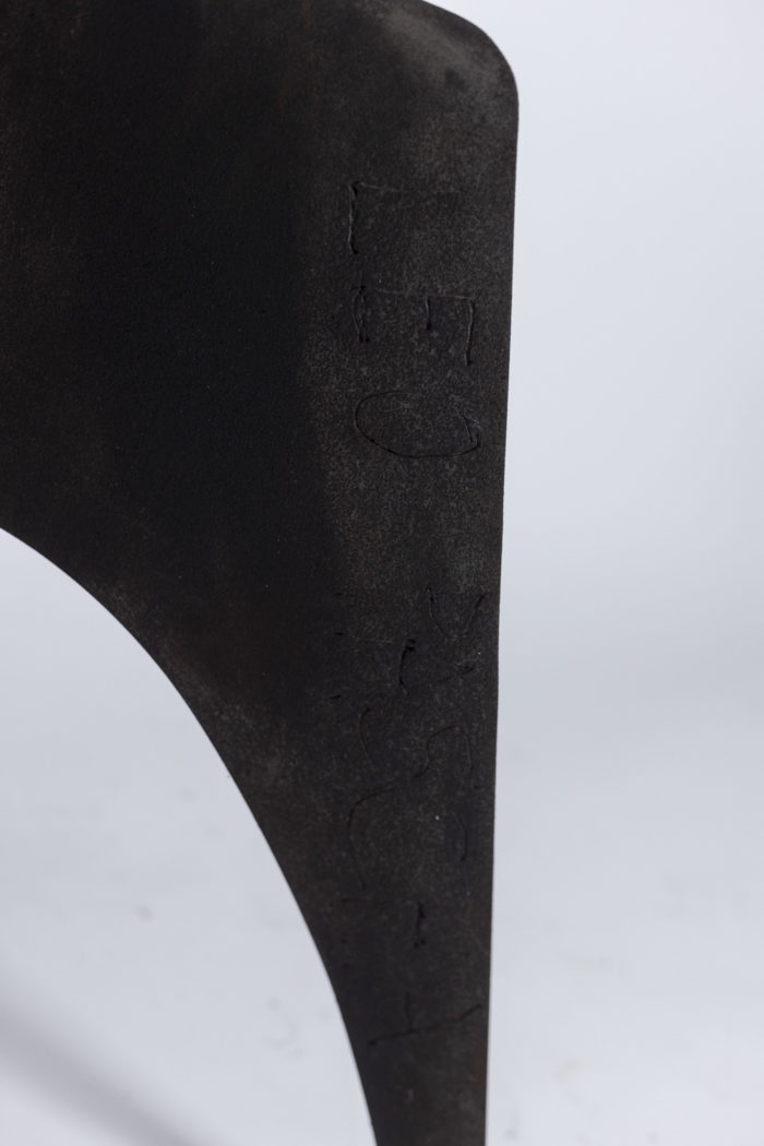 Léo Pacha, sculpture en fer patiné - pied