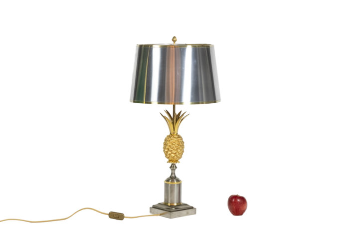Lampe Ananas de la Maison Charles - échelle